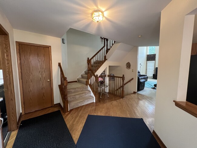 Building Photo - 941 Sweetflower Dr