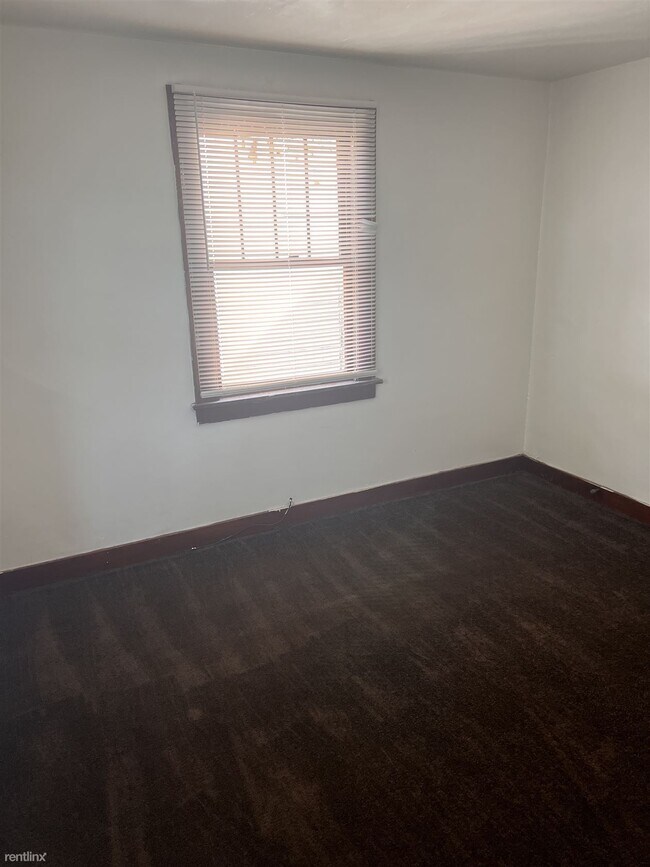 Foto del edificio - 2 br, 1 bath Duplex - 967 Davis Avenue