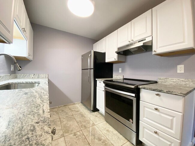 Foto del edificio - Practical and Refreshed Condo Located in Kent