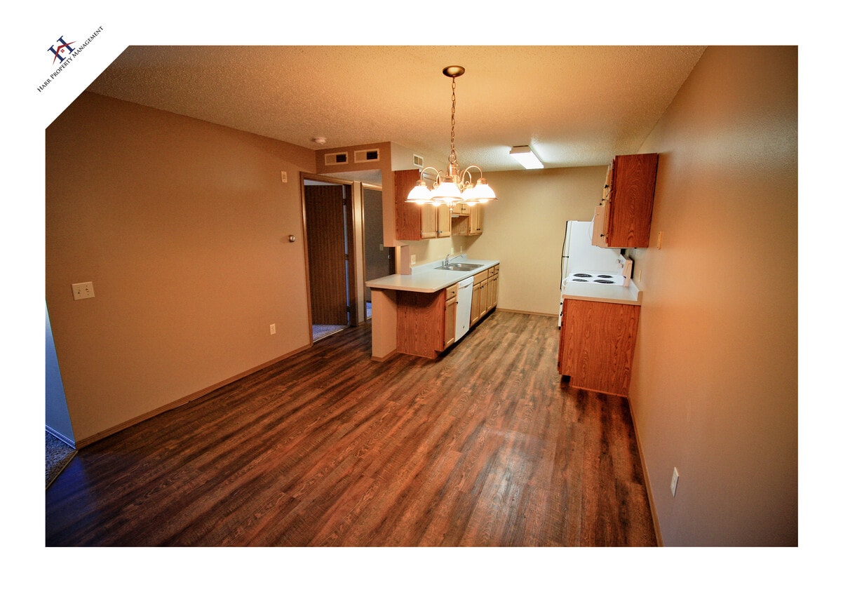 Primary Photo - 6500 W 43rd St