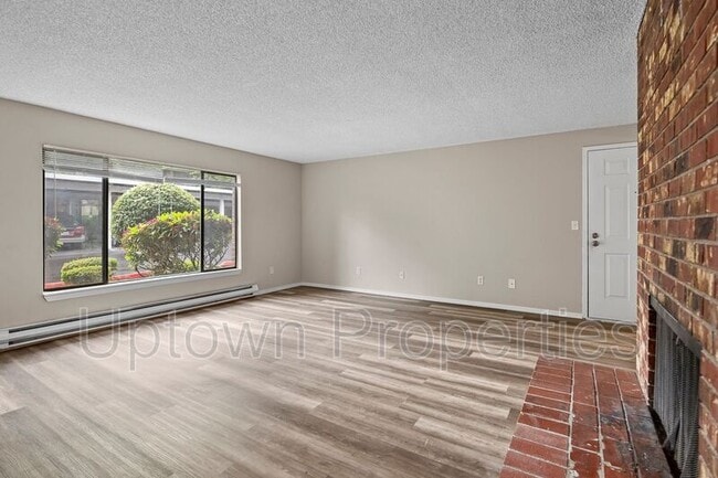 Building Photo - 5660 SW 180th Ave