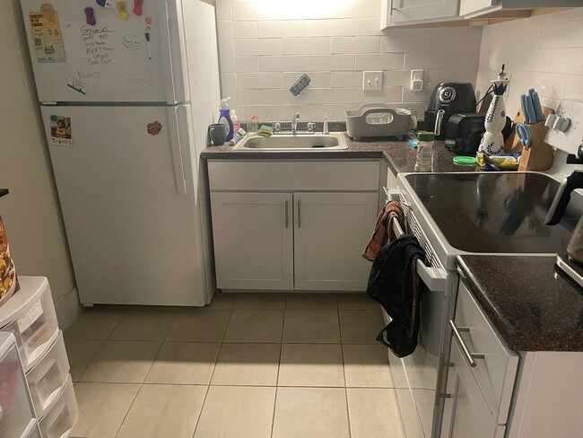 Foto del edificio - Top Floor Sunny 2 Bed Equal Large bedrooms...