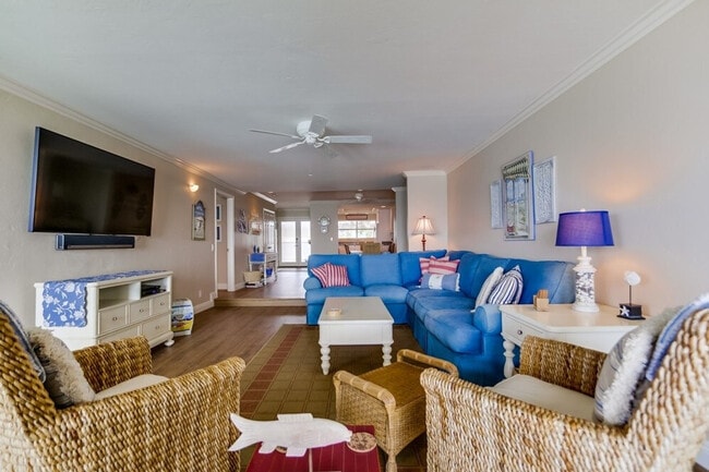 Building Photo - 233 S Helix Ave