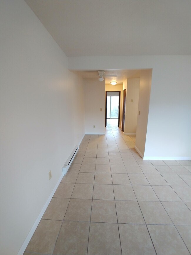 Building Photo - 698 Posey Hill St