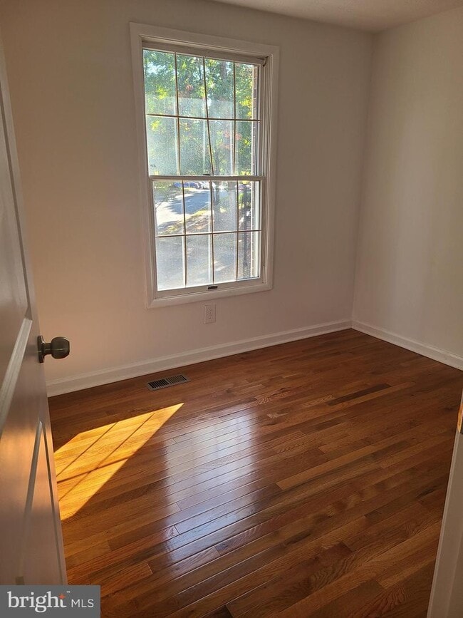 Building Photo - 1650 Sierra Woods Dr