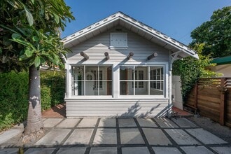 Building Photo - 706 Marine St