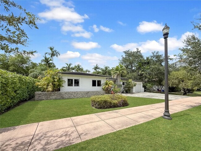 Foto del edificio - 3128 Coconut Grove Dr