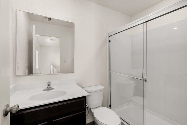 Building Photo - 2615 Desi Loop