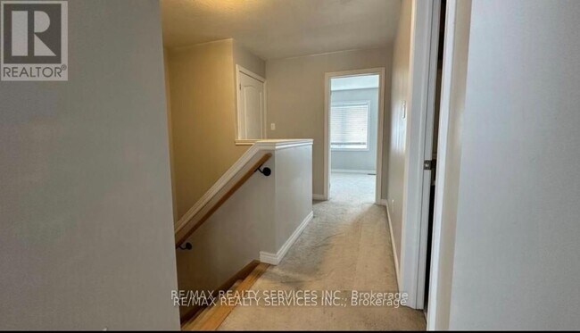 Building Photo - 470-470 Linden Dr