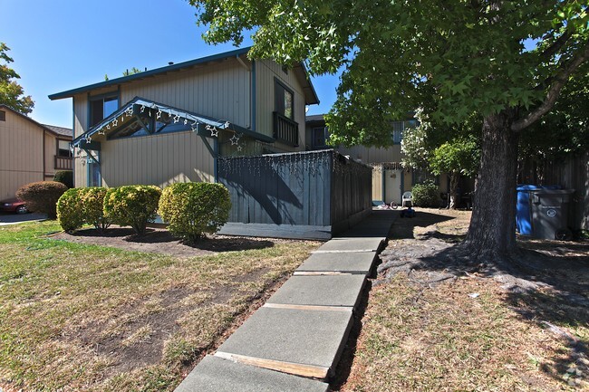 Building Photo - 6461 Montecito Blvd
