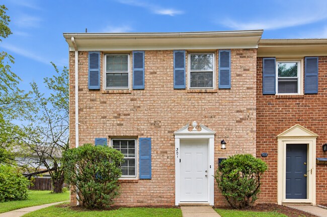 Foto del edificio - 301 Olde Greenwich Dr