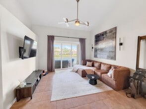 Building Photo - 6295 Wilshire Pines Cir