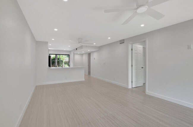 Foto del edificio - 3939 NE 5th Ave