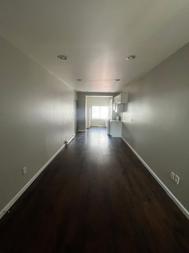 Foto del edificio - 908 E Schiller St