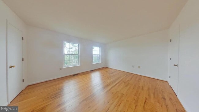 Building Photo - 118 Parkside Dr