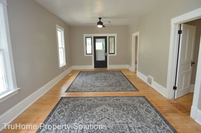 Foto del edificio - 2 br, 1 bath House - 611 Walsh St