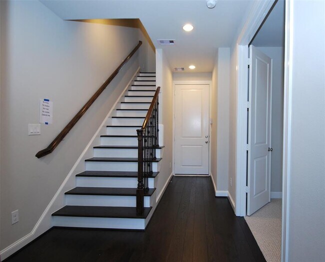 Foto del edificio - 9666 Knight Rd