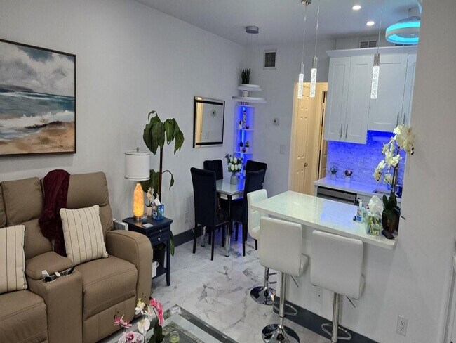 Foto del edificio - 2909 Middle River Dr