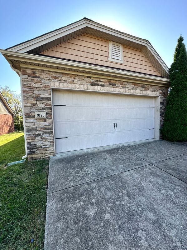 Building Photo - 9120 Carissa Dr