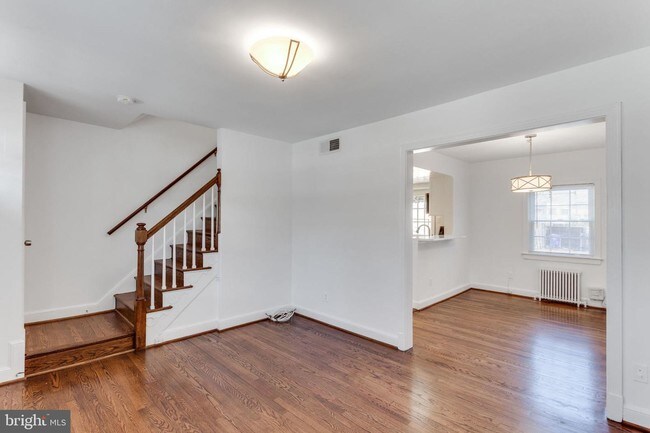 Foto del edificio - 1053 N Monroe St