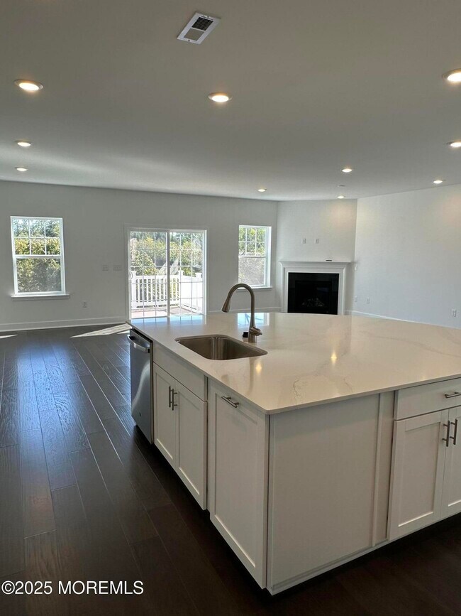Foto del edificio - 2708 Journey Ave