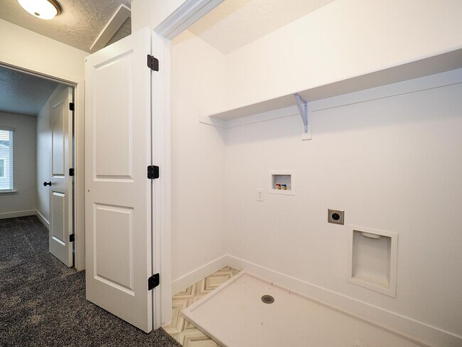 Building Photo - 4212 W Coral Pink Ct