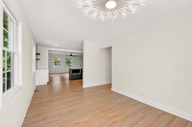 Building Photo - 2706 Torbett St