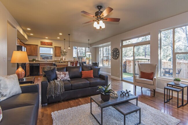 Foto del edificio - MOVE IN SPECIAL $500 OFF FIRST  MONTHS REN...