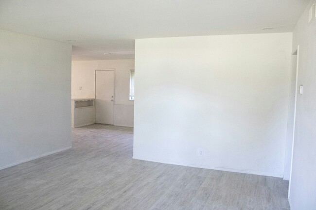 Foto del edificio - 1309 NE 33rd St