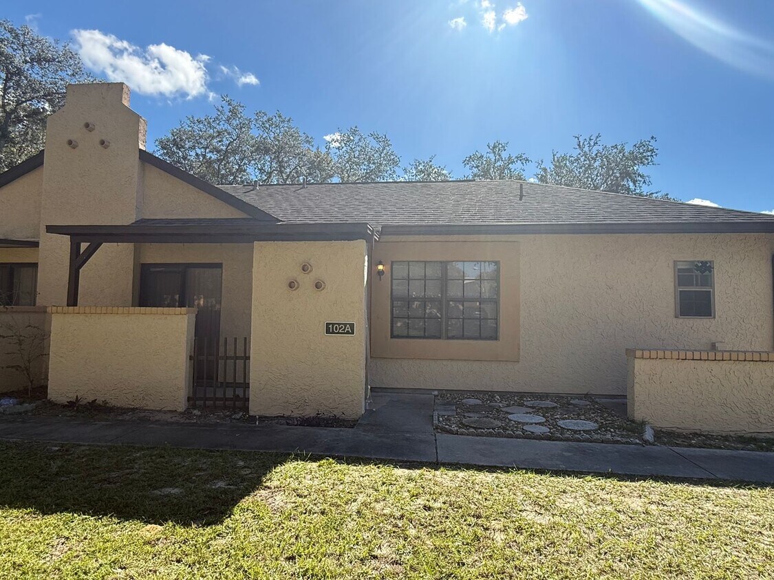 Foto principal - Updated 2-Bedroom Apartment in Quiet Ocala...