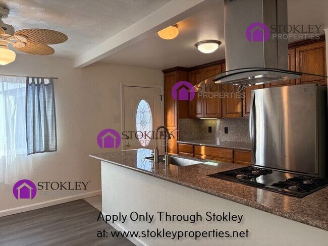 Foto del edificio - 540 Palms Dr