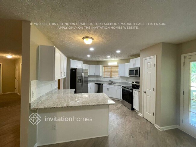 Foto del edificio - 135 Long Creek Dr