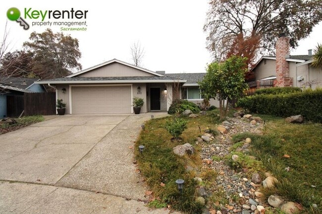 Building Photo - 8312 Camelback Ct
