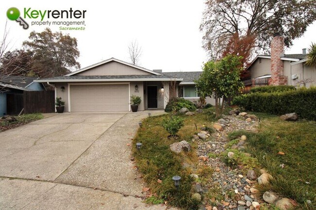 Foto del edificio - 8312 Camelback Ct