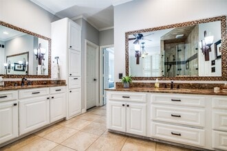 Building Photo - 7 Deer Lake Ct