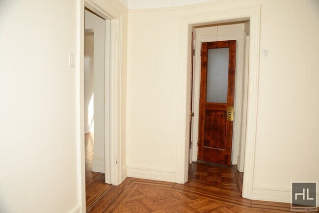 Foto del edificio - GRAND STREET