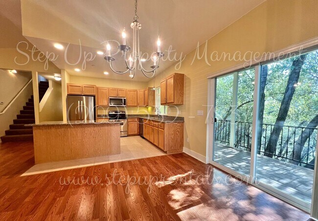 Foto del edificio - Elegant and Spacious 3-Bedroom Home with Modern Upgrades!