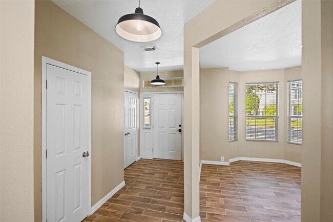 Foto del edificio - 9706 Coyote Creek Dr