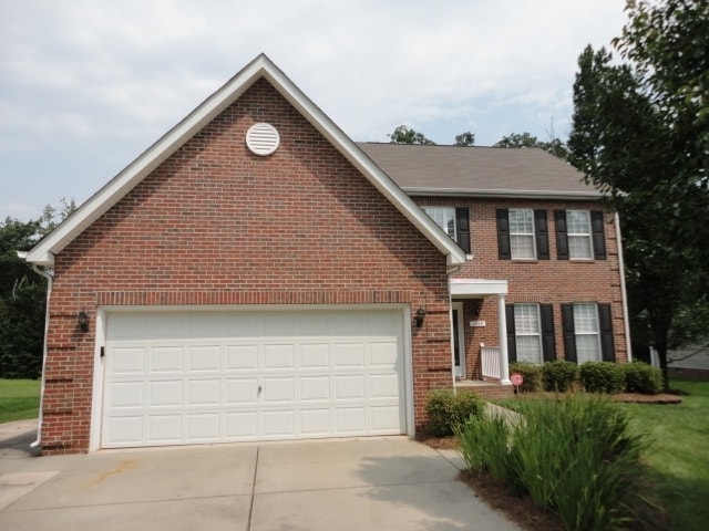 Building Photo - 4205 Clovelly Dr