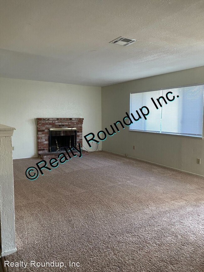 Building Photo - 3 br, 2 bath House - 1474 Christina Ave.