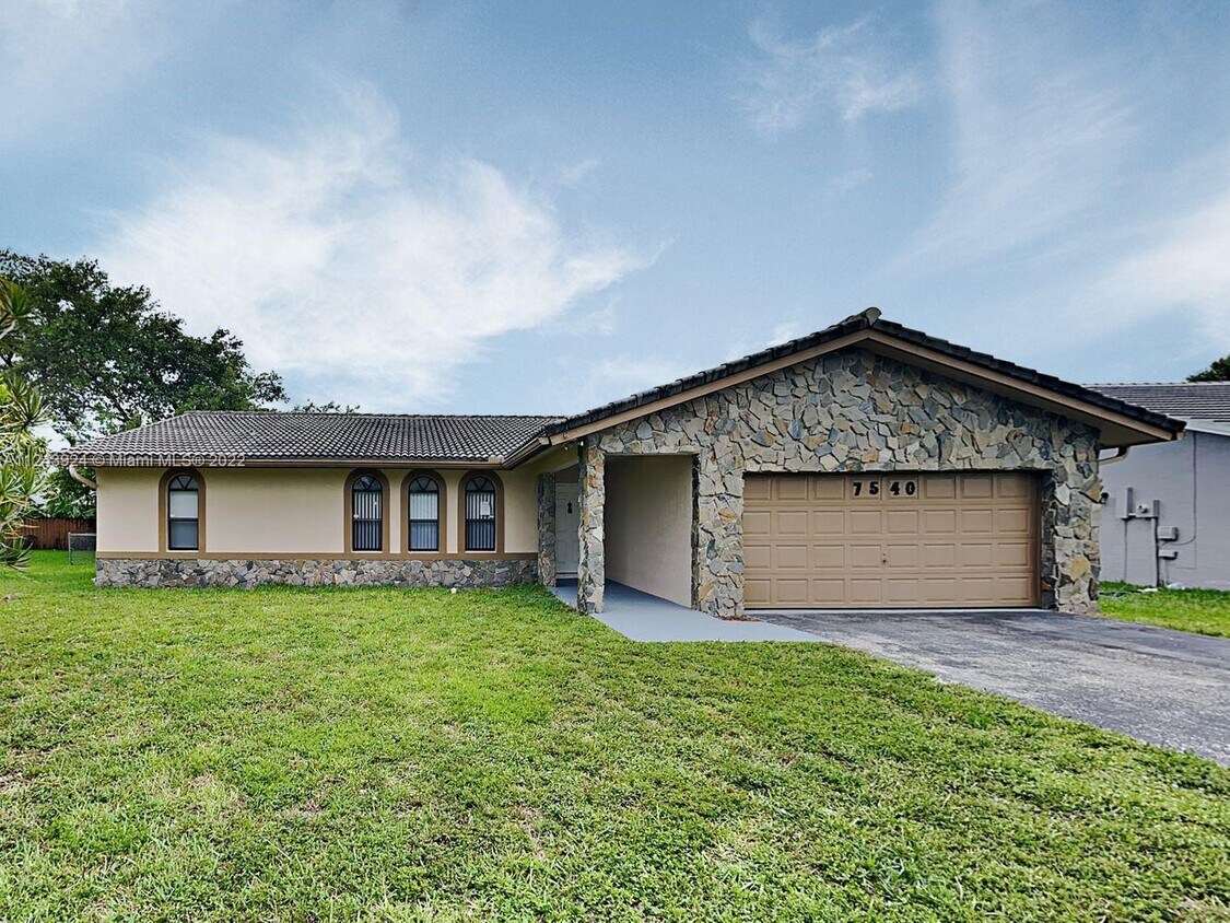 7540 NW 21st Ct, Margate, FL 33063 House for Rent in Margate, FL