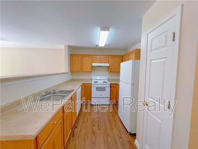 Building Photo - 6334 Hickory Ln Cir
