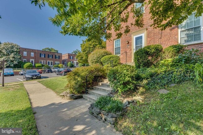 Building Photo - 1500 S Barton St