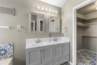 Building Photo - 2012 Huxley Ln