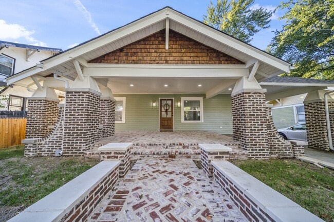 Building Photo - 546 N Santa Fe Ave