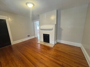 Building Photo - 308 1/2 N Person St