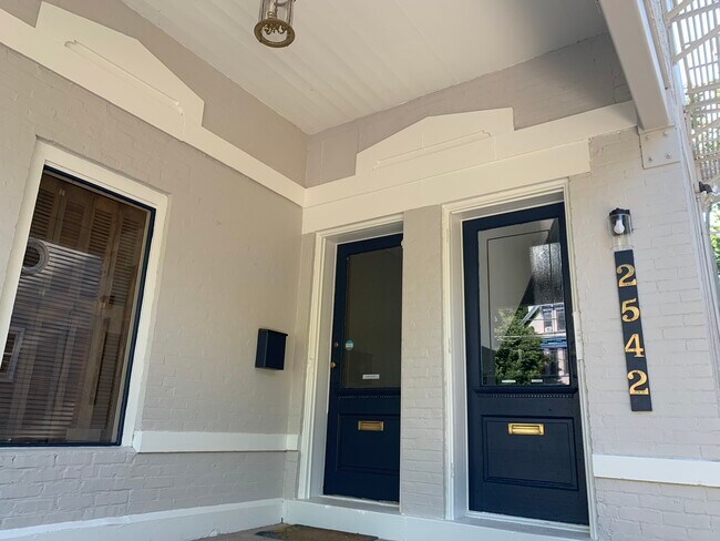 Foto del edificio - 2542 Moorman Ave