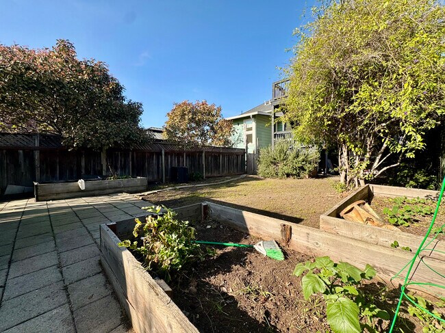 Foto del edificio - 695 30th St