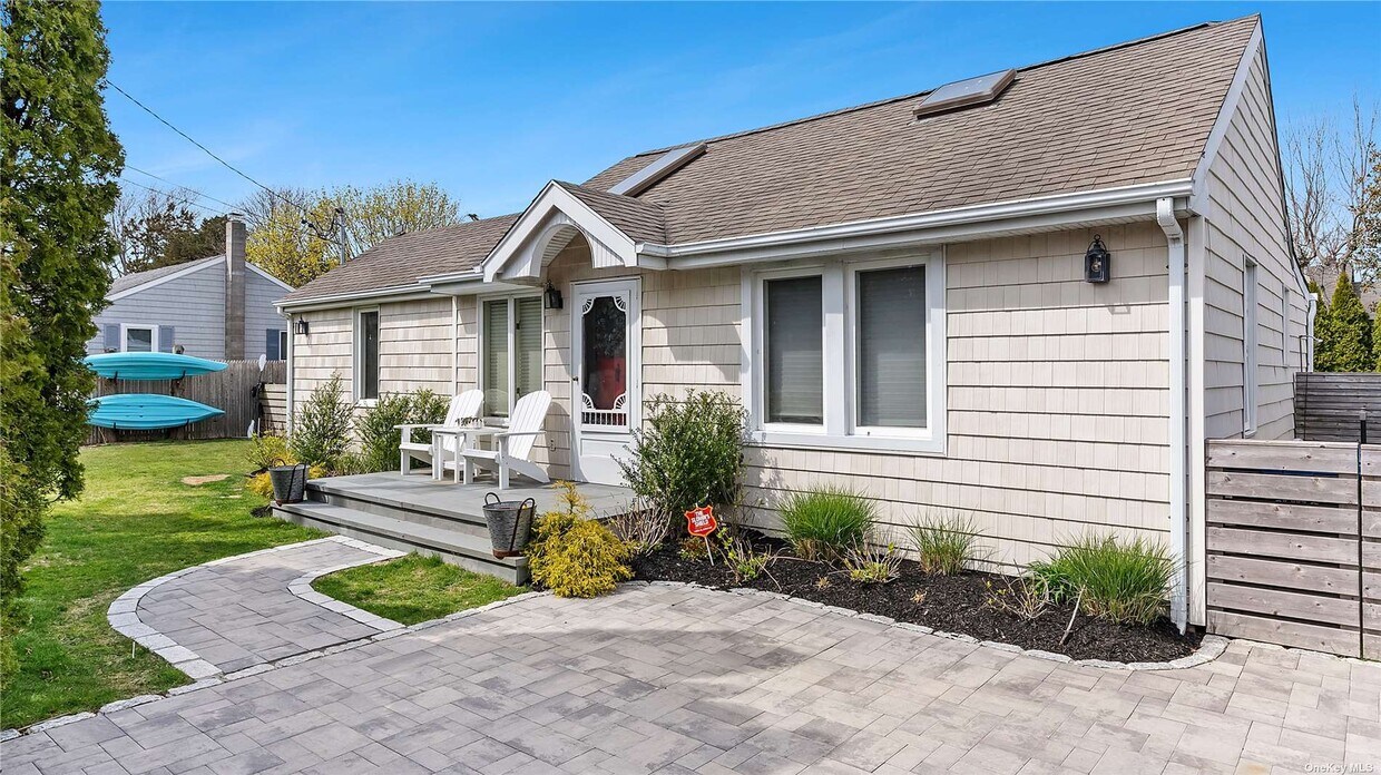 8 Elder Ave  