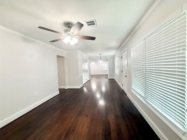Building Photo - 306 Wisteria St